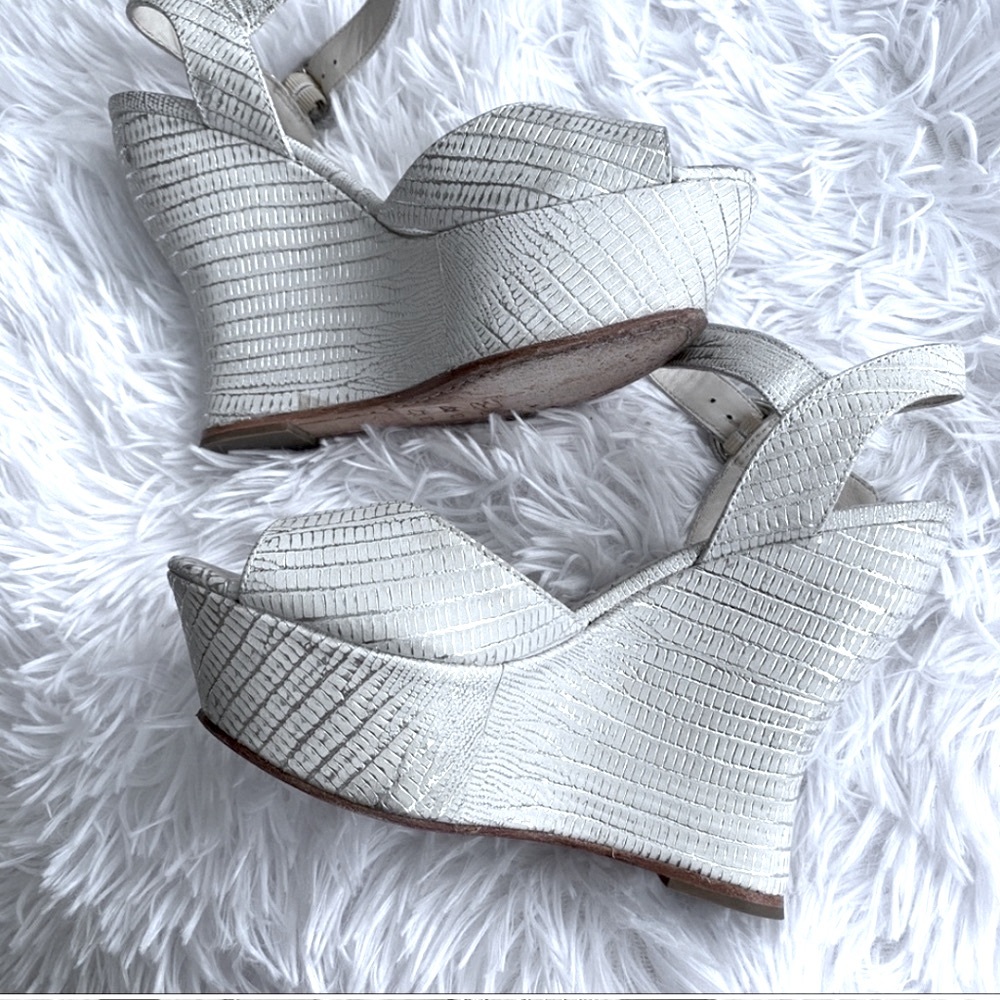 Alice + Olivia Stacy Bendet Jana metallic leather platform heels sandals 38